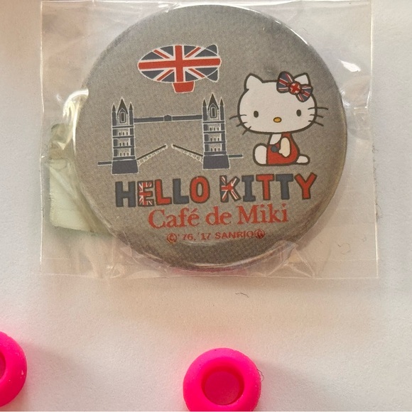 HELLO KITTY assorted pieces. - Picture 13 of 17